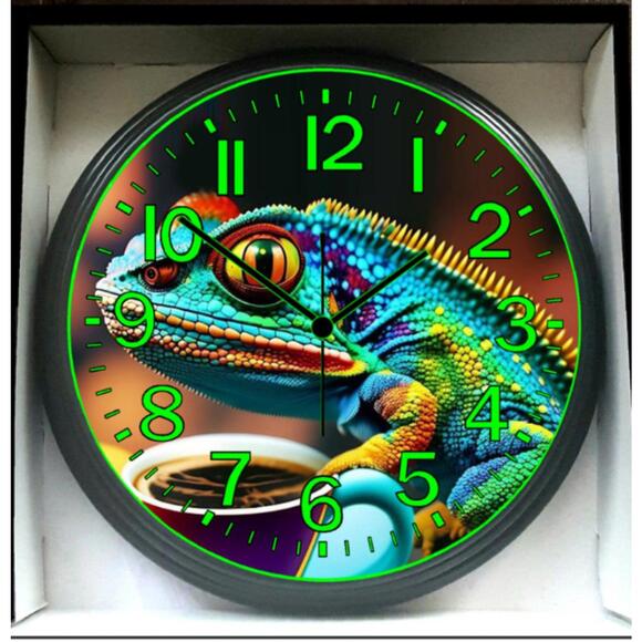 Chameleon Glow In The Dark Walk Music Studio Lounge Living Room Wall Clock New!